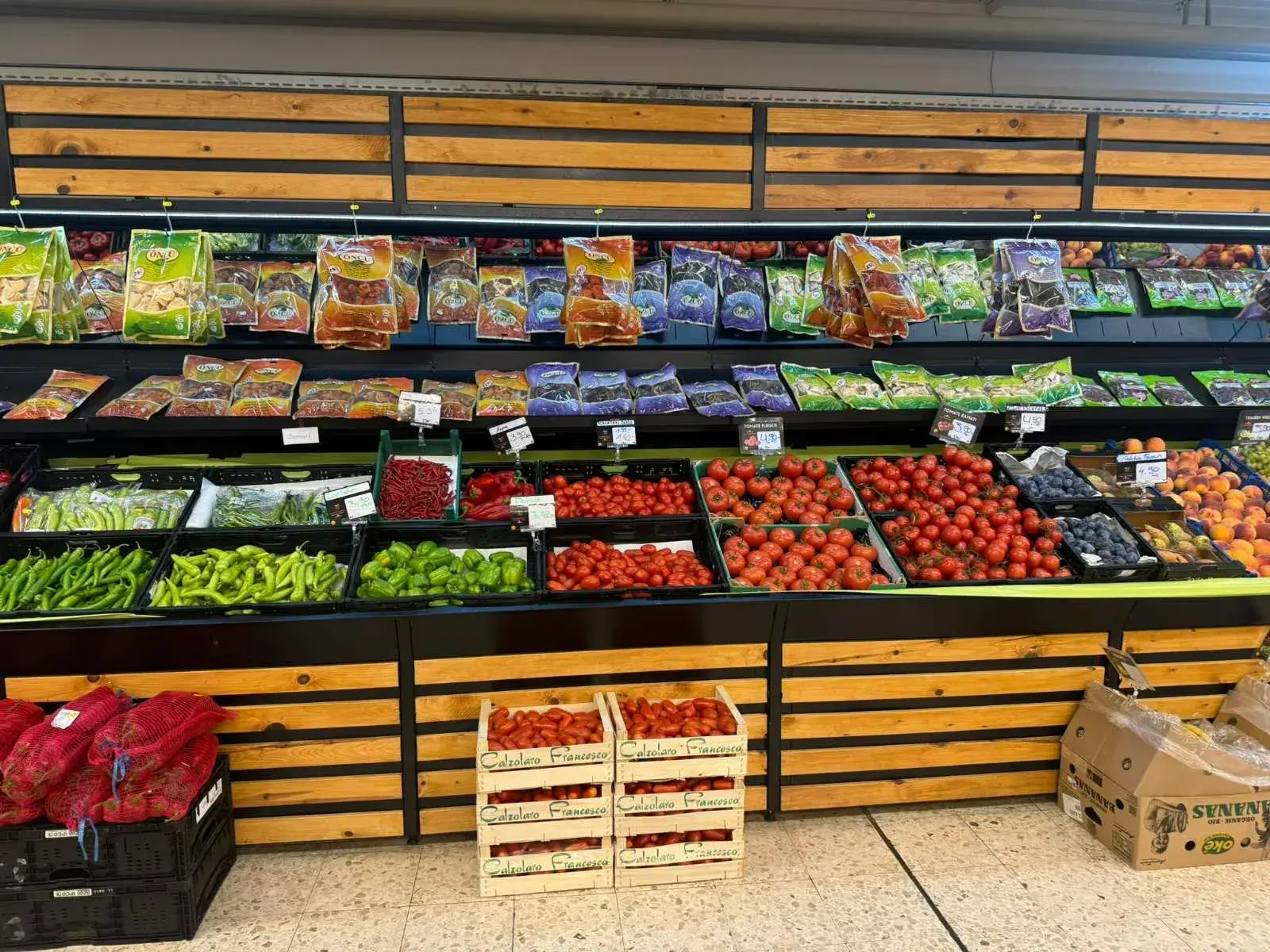Ali Supermarkt web sitesinden bir kare