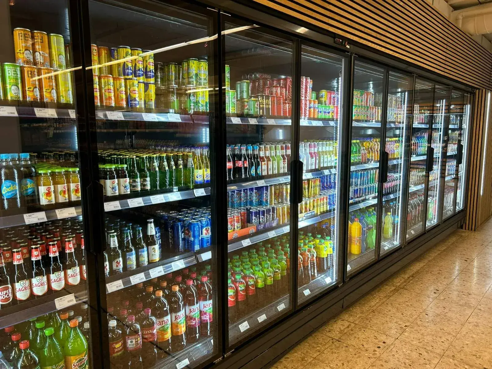 Ali Supermarkt web sitesinden bir kare